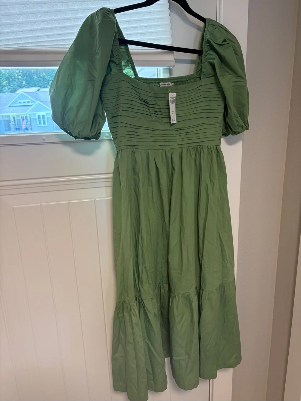 Abercrombie & Fitch Puff Sleeve Midi Dress in Sage Green - Picture 1 of 3